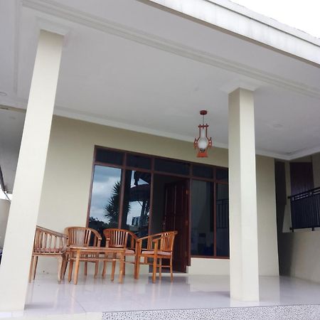 Villa Junior Family Cisarua Exterior photo