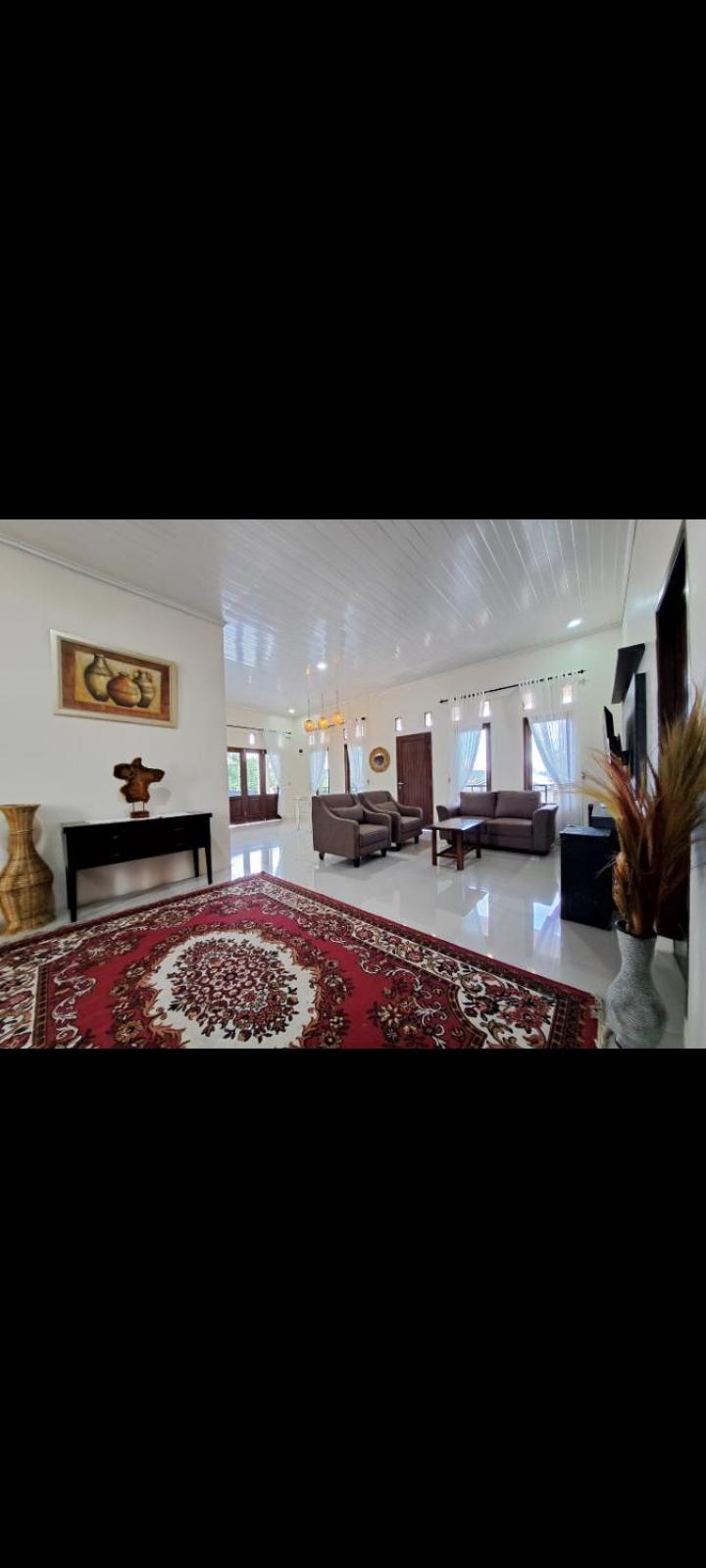 Villa Junior Family Cisarua Exterior photo