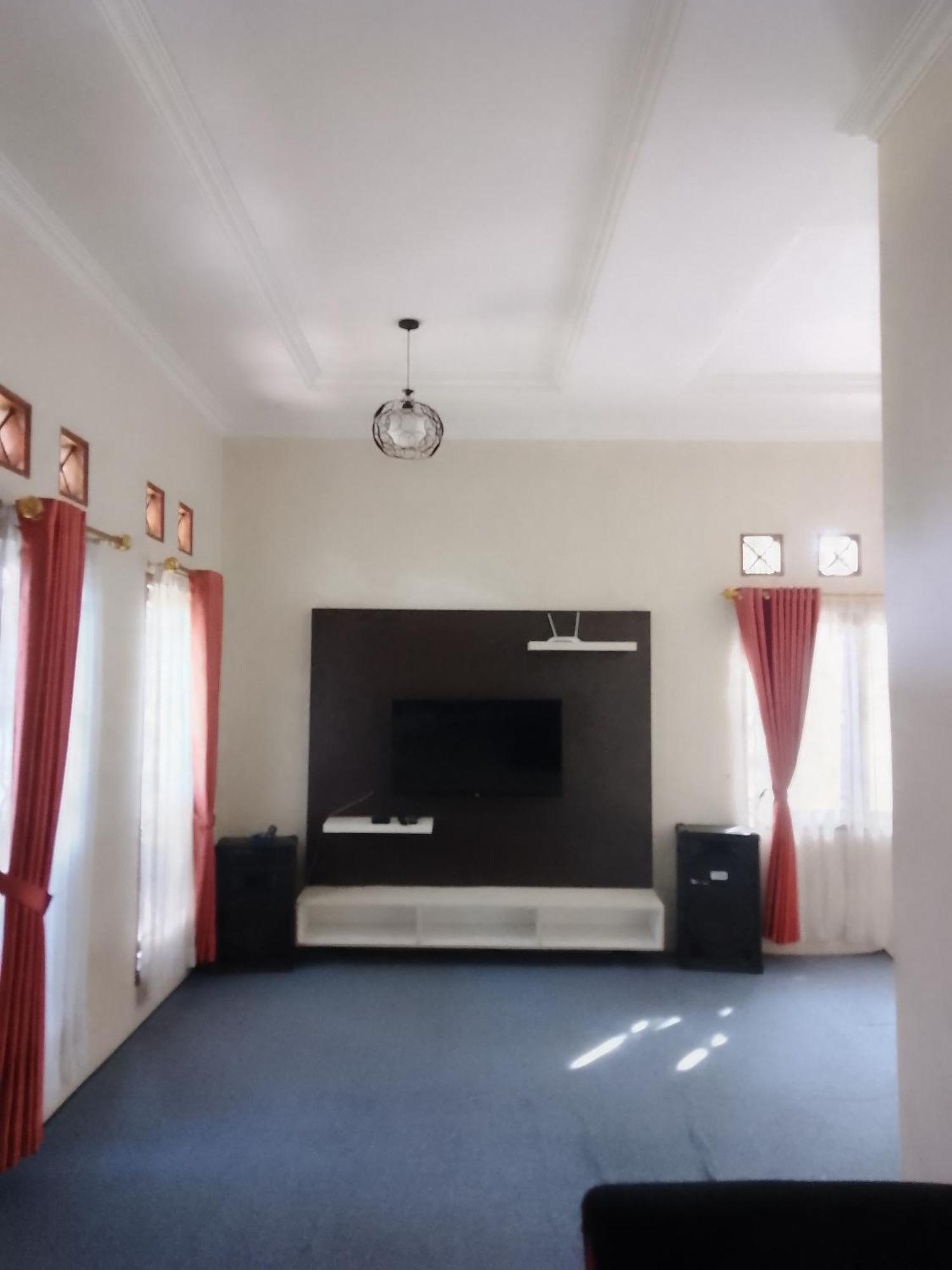 Villa Junior Family Cisarua Exterior photo